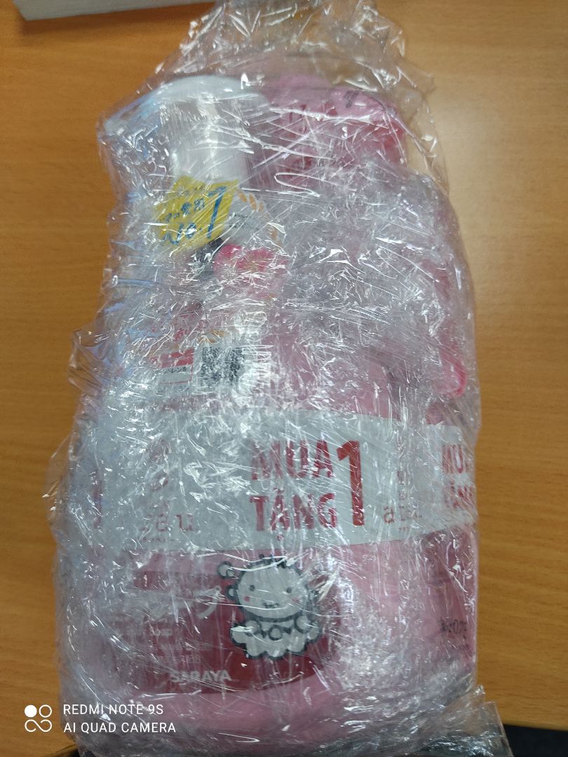 hàng đóng gói kỹ, chắc chắn. 
luôn yên tâm và hài lòng về dịch vụ gói hàng + giao hàng của Tiki.
đã và đang sử dụng sản phẩm này nhưng là hàng được tặng. Mình sẽ review kỹ hơn sau khi sử dụng lần nữa.