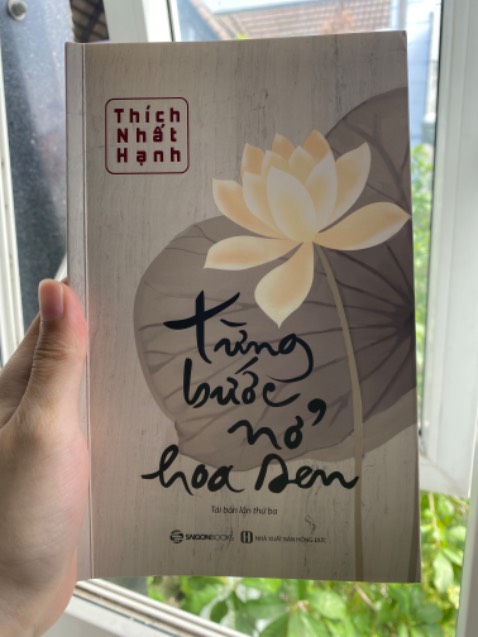 Quyển sách thật sự rất hay và ý nghĩa. Đọc những lời Thầy dạy con cảm thấy thân tâm mình an lạc lắm. “Chỉ có hiện tại là có thực, và chỉ có hiện tại là miên viễn.”

Quyển sách dày 117 trang, bạn có thể dễ dàng đọc hết trong nửa ngày nếu đọc liên tục. Mình sẽ mua thêm 4 quyển để tặng bạn bè và em họ của mình, giao duyên Phật Pháp đến mọi người. 

Nam Mô Hoan Hỷ Tạng Bồ Tát.