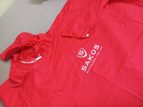 Áo xịn, chính hãng Sakos, 0.2kg mà hơi nặng tí xíu á.Bọc rất cẩn thận. Tiki giao hàng nhanh, nhân viên rất là dễ thương, lịch sự.