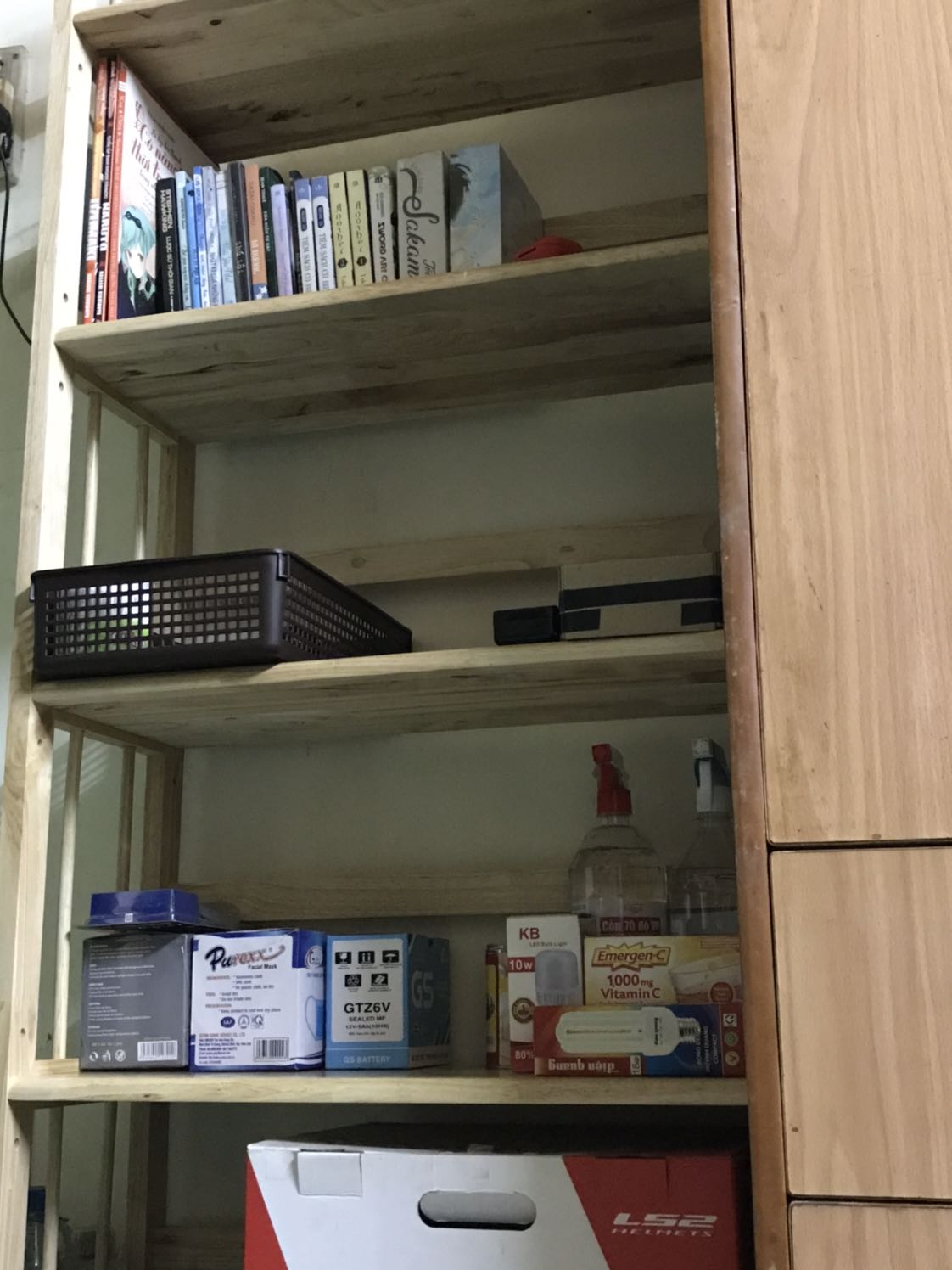 Kệ đẹp, chất lượng hoàn thiện tốt, chắc chắn, dễ lắp ráp dù trong thùng không có hướng dẫn
Nhân viên giao hàng nhanh