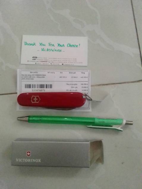 Giá gốc 790.000 mua khi giảm nên chỉ còn 465.700. Hàng chất lượng cực tốt. Ấn tượng nhất là lời cảm ơn viết tay. Nếu dùng hàng ngày các bạn nên mua loại dao dài từ 84 mm trở lên.