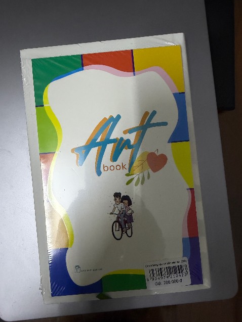 Sách đẹp, chất lượng 
Được tặng thêm hộp bánh thật bất ngờ