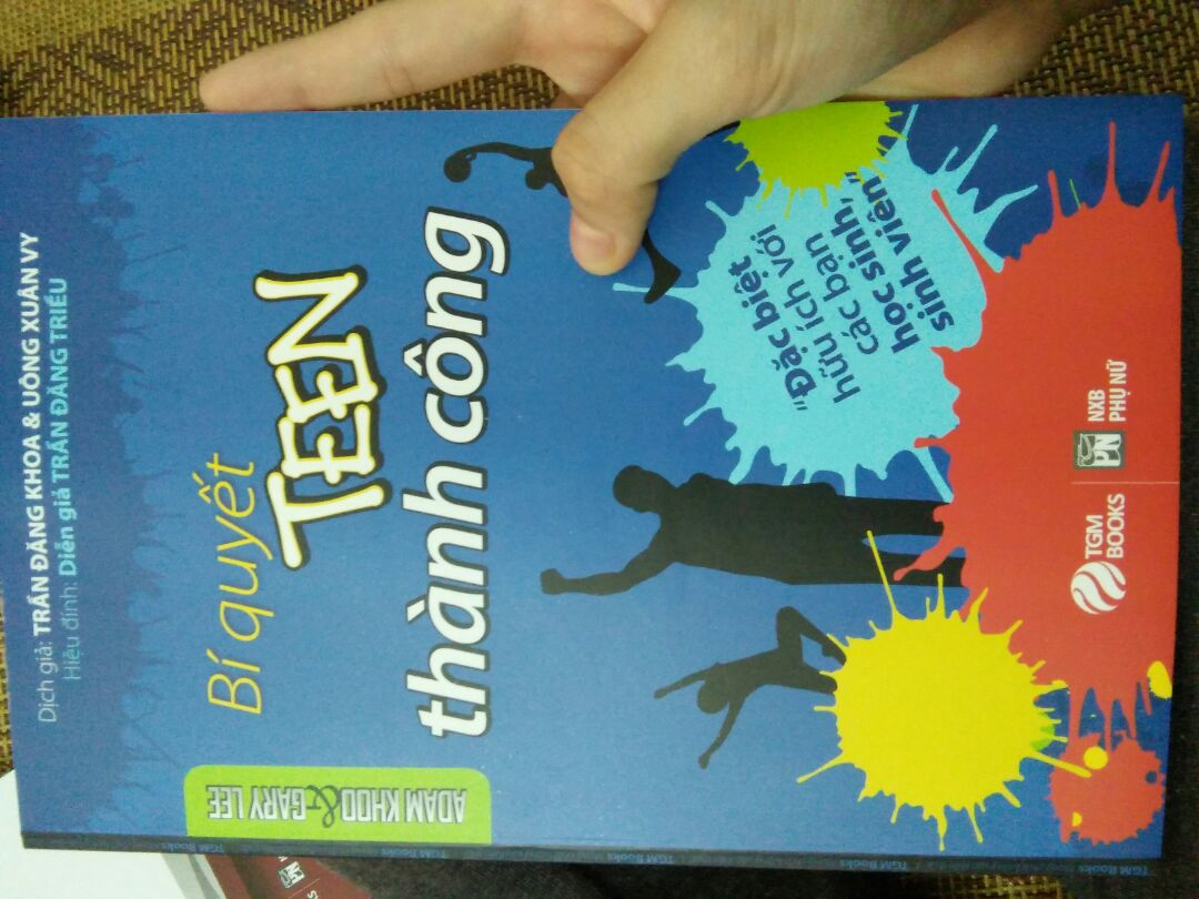 về chất lượng sách thì khôi bàn cãi nữa: bìa đẹp, giấy cứng, giao hàng nhanh hơn dự kiến nữa.         
về nội dung: đễ đạt tối đa bí quyết và áp dụng thành công bạn nên mua thêm cuốn " tôi tài giỏi bạn cũng thế " nữa.Bởi cuốn này là phần 2 của "Tôi tài giỏi bạn cũng thế".  
như bạn đã biết tôi là đứa con gái lười biếng, nhàm chán việc học và giờ bạn biết không tôi đã thay đổi nó và thực hiện bài tập của sách đưa ra, thú vị, đọc không nhàm chán và kích thích tôi tạo động lực để tôi nổ lực hơn vương tới thành công.