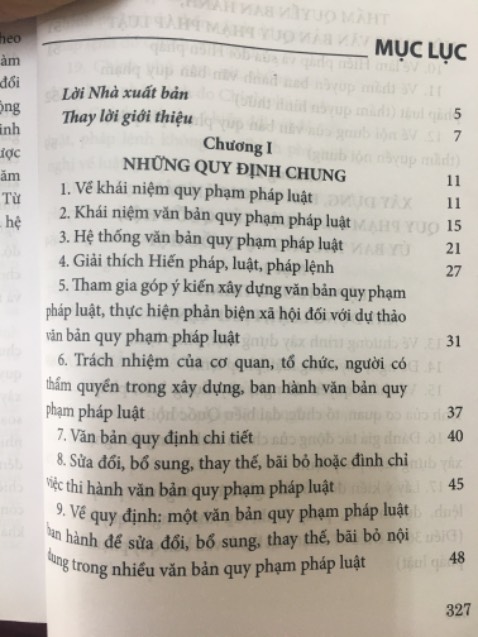 Sách đẹp, màu sáng, dễ đọc. Gói cẩn thận. Đọc sơ vài nội dung thấy tác giả phân tích hay, đúng. Các bạn nào làm việc bên lãnh vực pháp luật hay cơ quan công quyền nên mua.