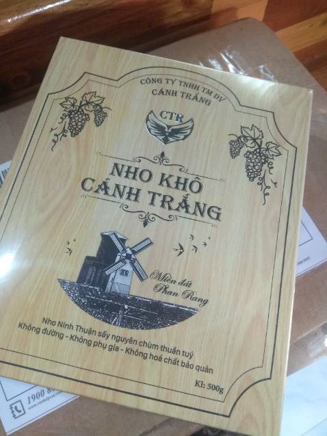 Shop đóng gói hàng cẩn thận, giao hàng nhanh chóng. Nho sấy tự nhiên nên vị chua chua ngọt ngọt, chứ không ngọt gắt. Shop tư vấn rất nhiệt tình về sản phẩm, sẽ ủng hộ shop tiếp.