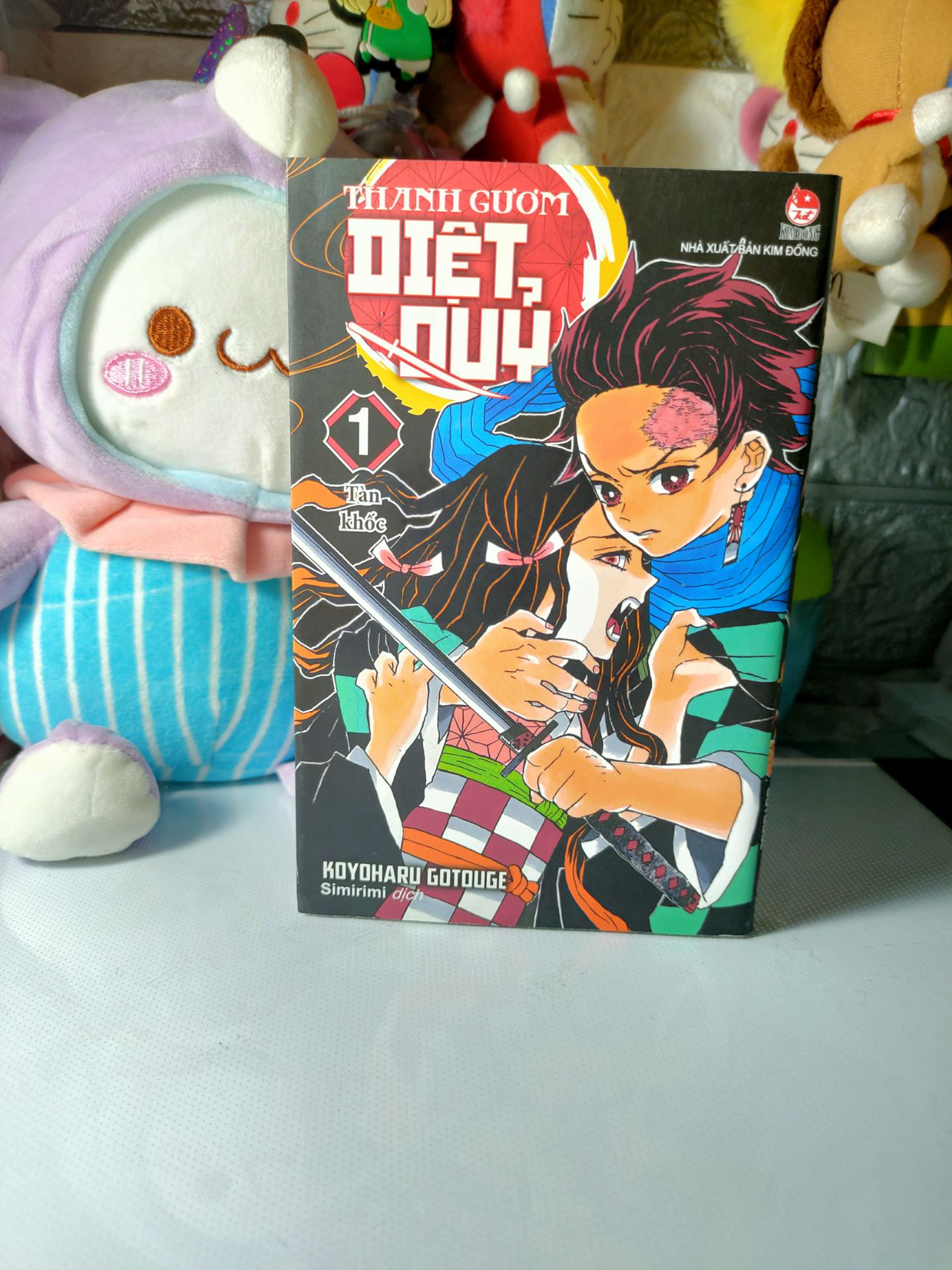 Truyện siêu hay! Mik đọc lâu rồi mới đánh giá_ Mik thấy đa phần mọi người bt truyện qua anime    ( mik cũng vậy :)))))) ) Nét siêu đẹp luôn, mua về để đọc hay làm mẫu vẽ cũng Okela. Với 1 con wibu ngày đi học, đêm cày anime như mik thì đọc truyện cũng dzui dễ sợ. Ko liên quan nhưng mik chúc các bạn thi tốt ?. Cảm ơn vì đã đọc :-)