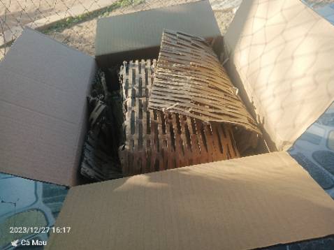 Chống sốc quá trời luôn , hộp quá bự luôn , nói chung mua trên Tiki của bên Tp-Link, về phần đóng gói không chê được... Sản phẩm Wifi của Tp-Link từ giá cao đến giá thấp sài rất là ok luôn.. Đáng đồng tiền bát gạo .. 10 điển cho Tp-Link