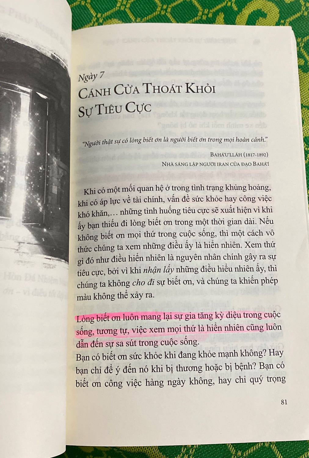 Cảm ơn tác giả  Rhoda Byrne và dịch giả Thầy Quang Ngọc đã mang đến phép màu!
Sách nói về phép màu và hướng dẫn bạn thực hiện bằng 28 ngày trải nghiệm và thực hành lòng biết ơn!
Sách phù hợp cho tất cả mọi lứa tuổi, rất ý nghĩa để dành tặng những người thân yêu và bạn bè.
Chúng ta sẽ sống trong thế giới ngập tràn sự yêu thương và lòng biết ơn, đó là một phép màu?
Cảm ơn Tiki và sẽ tiếp tục ủng hộ!
Cảm ơn, cảm ơn, cảm ơn! Cảm ơn tác giả  Rhoda Byrne và dịch giả Thầy Quang Ngọc đã mang đến phép màu!
Sách nói về phép màu và hướng dẫn bạn thực hiện bằng 28 ngày trải nghiệm và thực hành lòng biết ơn!
Sách phù hợp cho tất cả mọi lứa tuổi, rất ý nghĩa để dành tặng những người thân yêu và bạn bè.
Chúng ta sẽ sống trong thế giới ngập tràn sự yêu thương và lòng biết ơn, đó là một phép màu?
Cảm ơn Tiki và sẽ tiếp tục ủng hộ!
Cảm ơn, cảm ơn, cảm ơn!