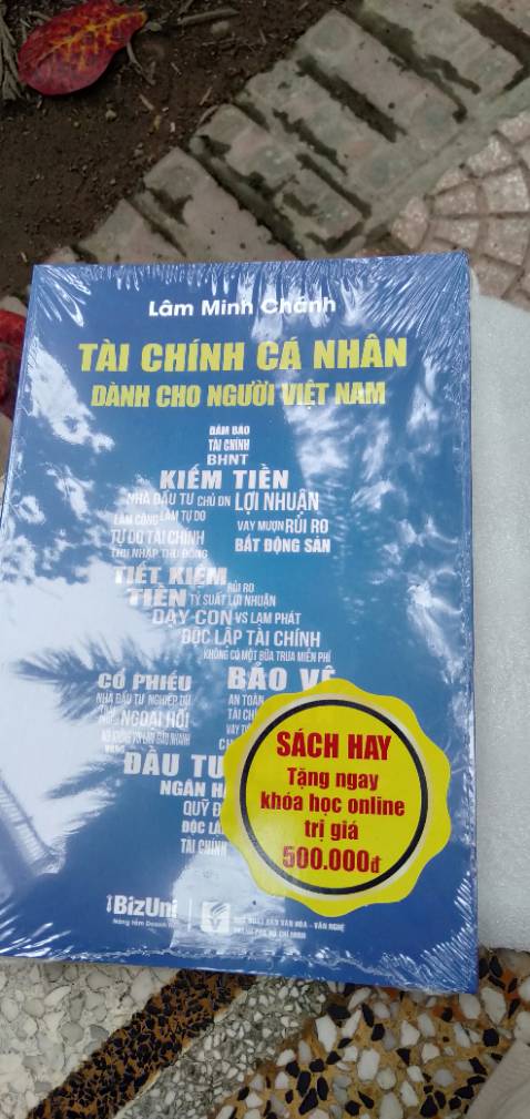 Sách được giao đúng thời hạn, bọc cẩn thận. Chất lượng giấy mình không ưng lắm dù tái bản lần thứ  tư. Về nội dung thì không ấn tượng lắm chắc do mình tìm hiểu về TCCN trước đó khá nhiều