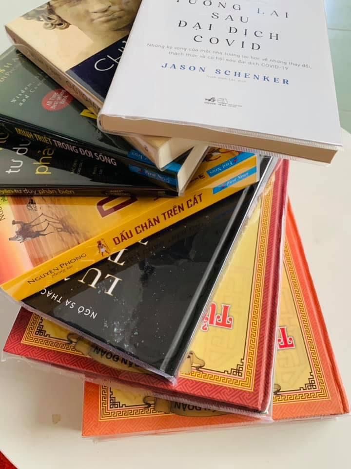 Sách dày, nặng, mình chưa xem nội dung.