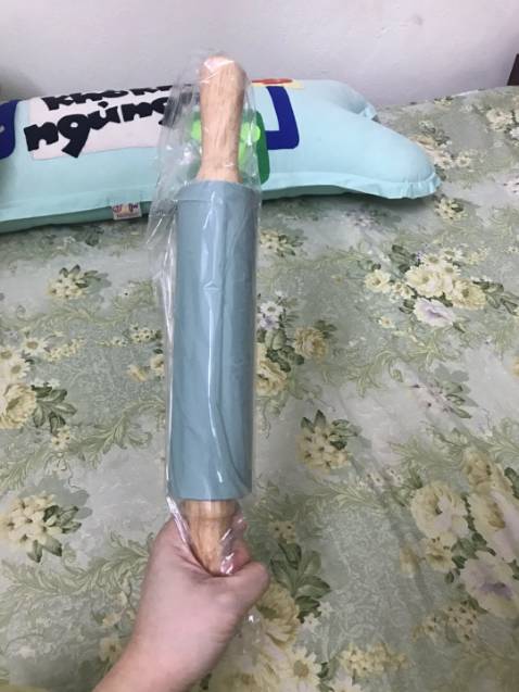Thích nhất là cây cán lăn. Làm bằng gỗ xinh, mà chắc chắn nhẹ, lăn dễ . Sp tốt, k phí tiền Thích nhất là cây cán lăn. Làm bằng gỗ xinh, mà chắc chắn nhẹ, lăn dễ . Sp tốt, k phí tiền