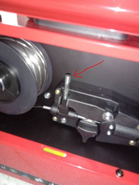 Máy hàn bị thiếu núm cao su vặn.
Tấm thủy tinh cho mặt nạ bị bể.
Nếu được, vui lòng gửi lại cho mình để sản phẩm được đầy đủ.