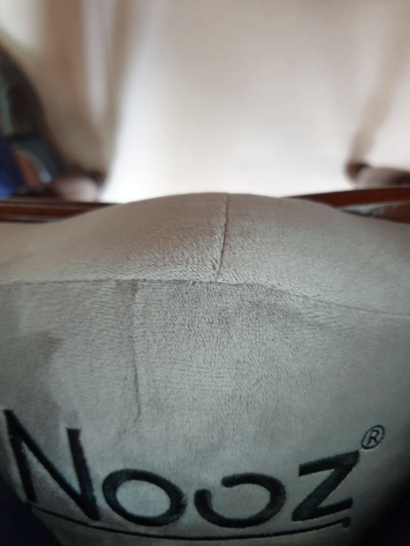 chắc chắn, tiện lợi nhưng dày làm cao gối cổ