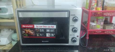 Lò nhận được to hơn tưởng tượng. Sản phẩm có kèm xiên que inox và khay nướng bánh. Mới nướng thử khoai rất ngon. Xài bền không thì chưa biết. Trước mắt là thấy ok, đáng mua nhék.