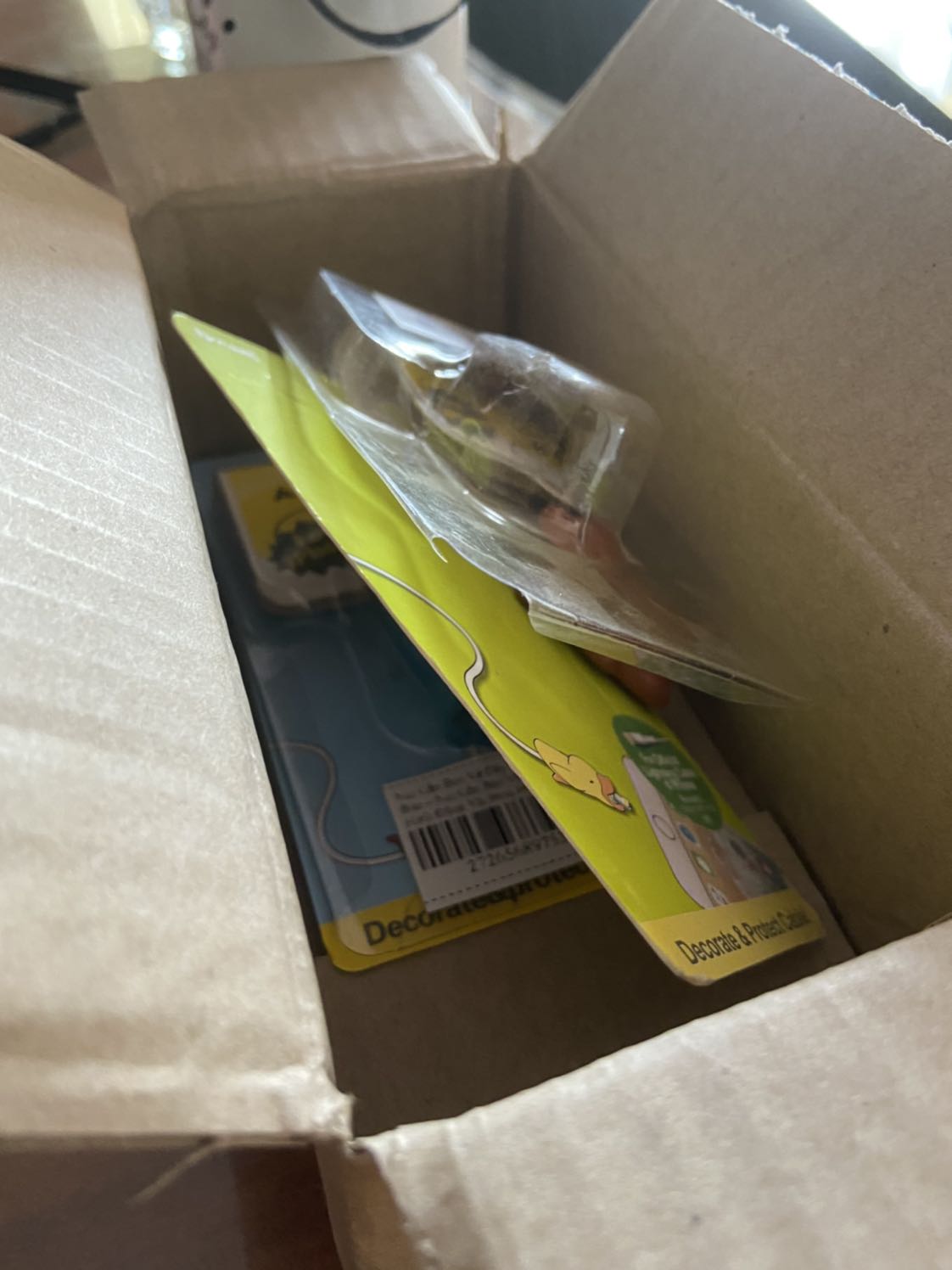 - Giao hàng nhanh
- Đóng gói bên ngoài tốt (hộp giấy của tiki)
- Sản phẩm không còn nằm trong hộp đựng, bị rơi ra ngoài hộp (hộp đựng sản phẩm)