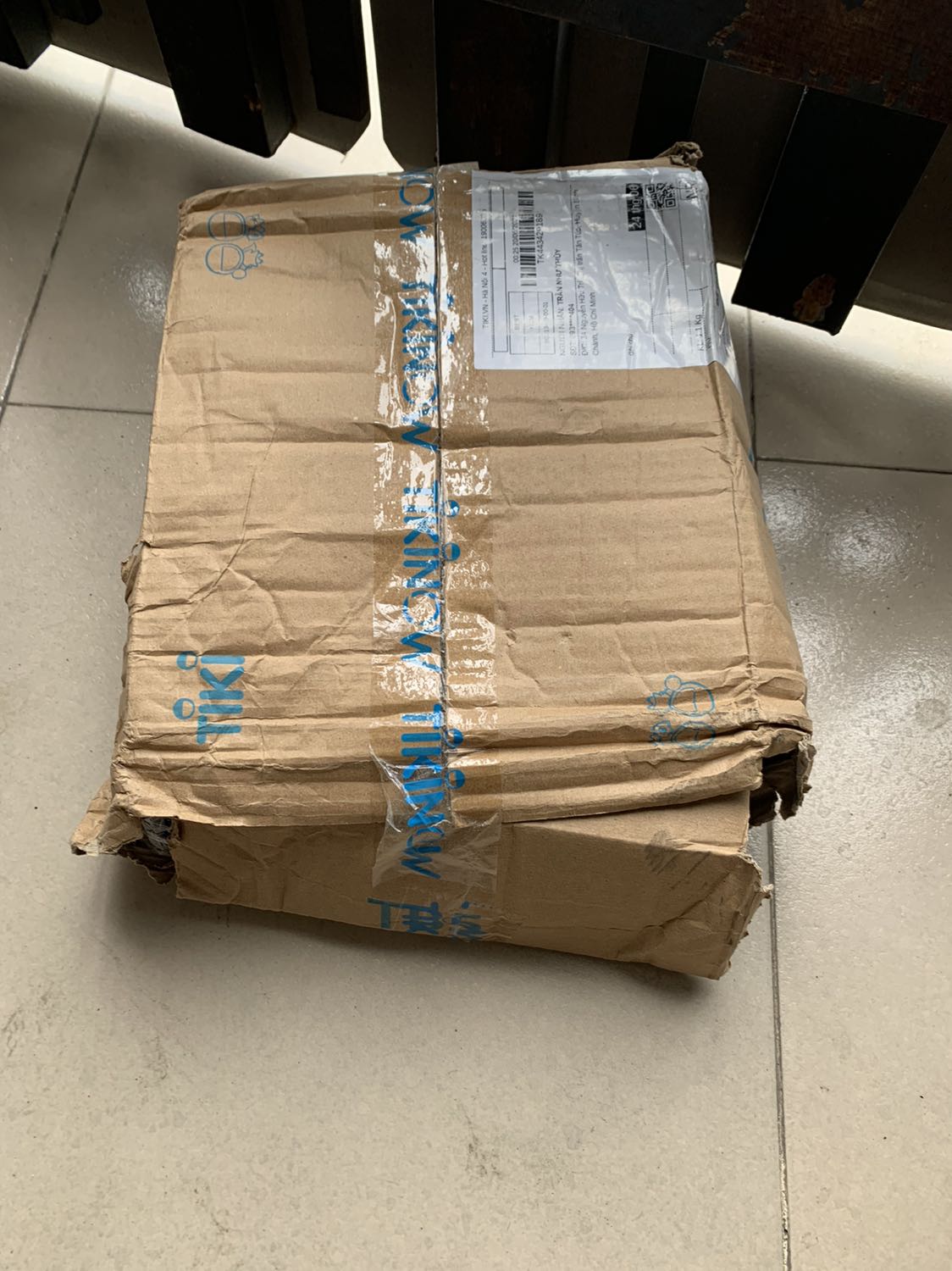 Chưa biết chất lượng sao nhưng tới tay là rách nát thế này. Lần đầu mua hàng trả tiền trước mà bị vậy????