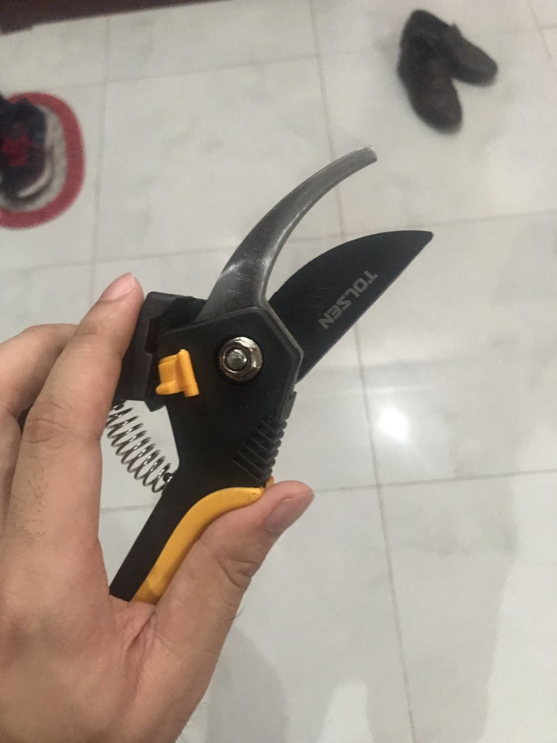 Cắt nuột, nặng cầm chắc tay, Tks shop 1211111111!,!!;& còn đủ ký tự nữa