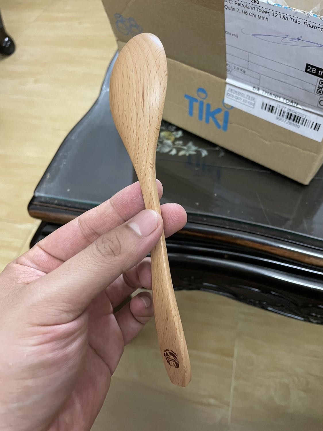 Muỗng khá vừa vặn, hoàn thiện rất sắc sảo như hình mô tả, không có gì để chê, sẽ tiếp tục ủng hộ shop cũng như các sản phẩm gỗ Trường Sơn.
Đóng gói cẩn thận, giao quá nhanh!!!