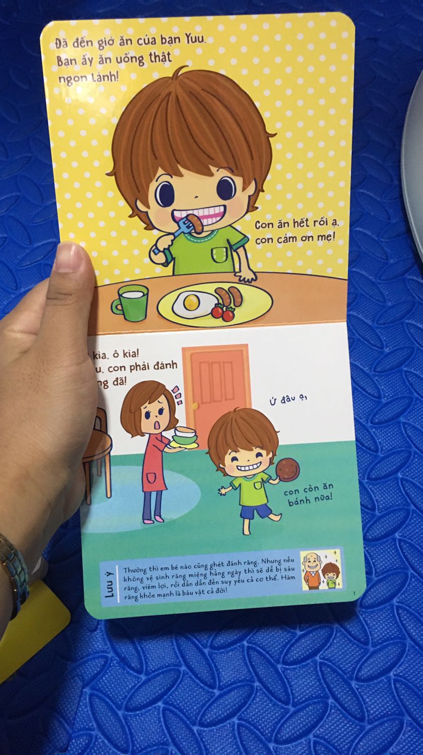 Sách khổ nhỏ. Bìa cứng, dày
In màu bắt mắt
Hình vẽ đẹp
Nội dung hay
Vài trang có lật mở. Quyển này siêu dễ thương