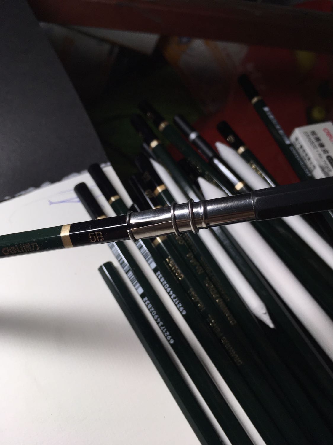 Đầu nối bút chì ko vừa , đầu nhỏ thì nhét vào được chút xíu thì cứng ngắt r , đầu lớn thì quá rộng