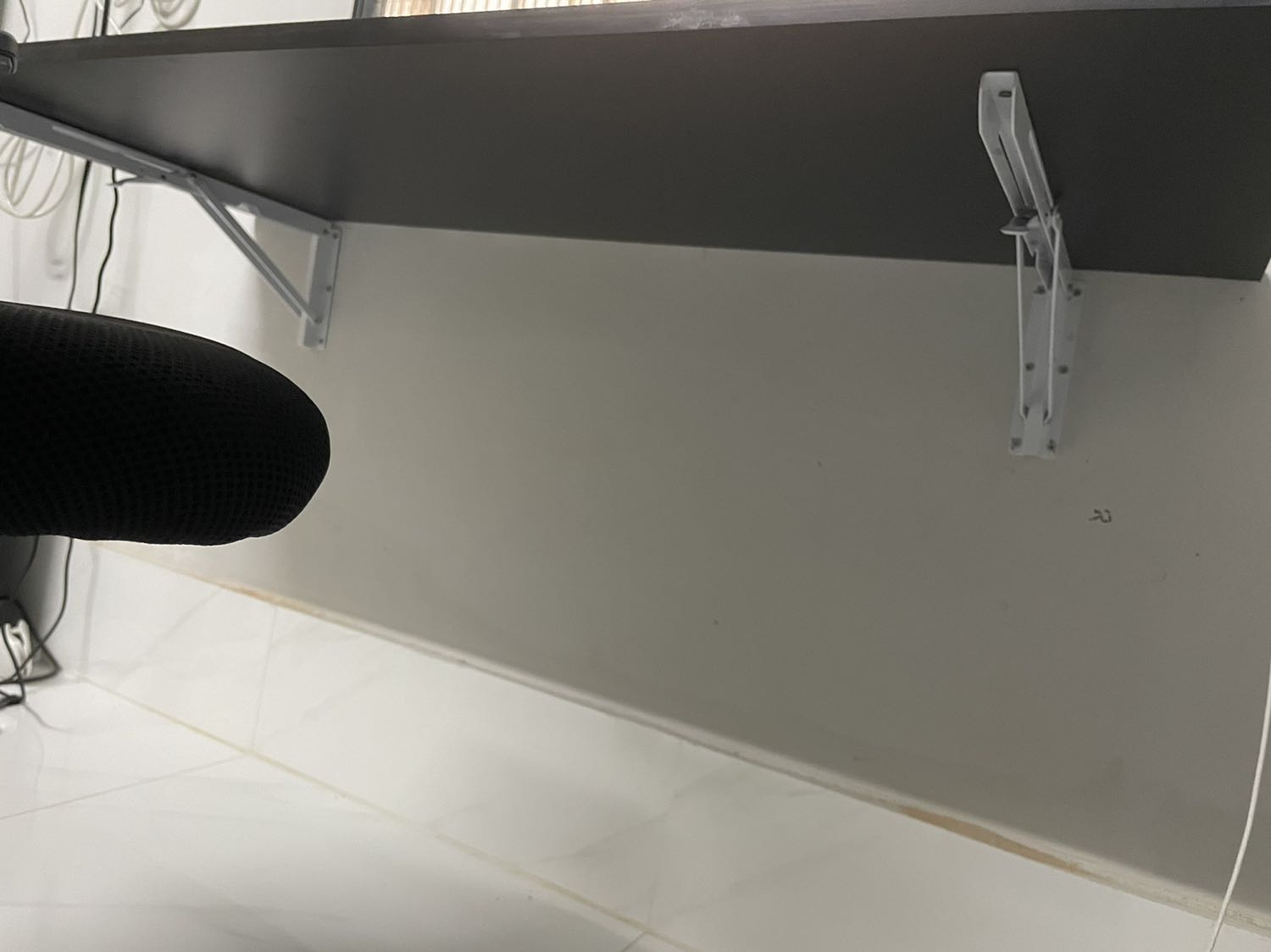 Có vẻ chắc chắn, cứng cáp, không bị rục rịch. Còn cứng cáp tới đâu thì ko dám thử vì sợ nó sụp