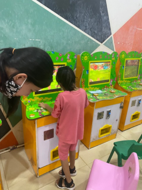 Hàng chuẩn , mùi thơm rất dễ chịu luôn, sử dụng dc 2 ngày thấy môi mềm hơn, đóng gói cẩn thận, sẽ ủng hộ tiếp. 
Mình quên chụp nên hình ảnh chỉ mang tính chất nhận xu