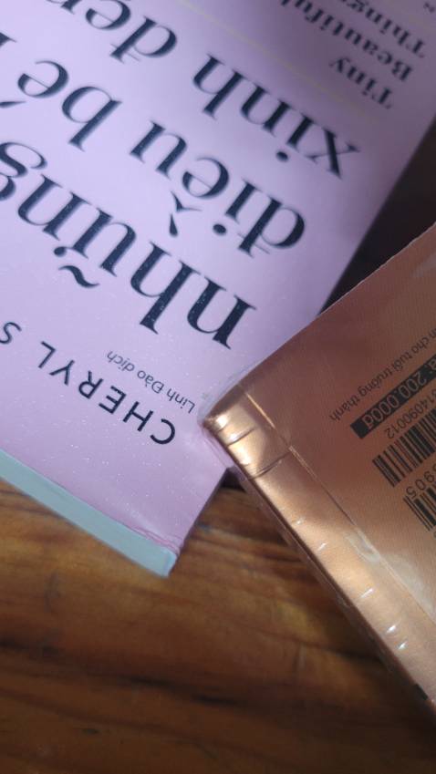 Đóng hàng k cẩn thận sách móp méo