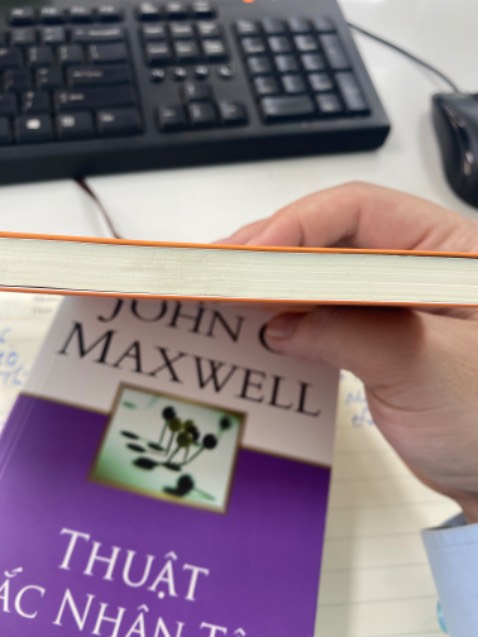 Sách cũ. Nhiều vết ố bẩn. Chất lượng giấy kém. Quá tệ