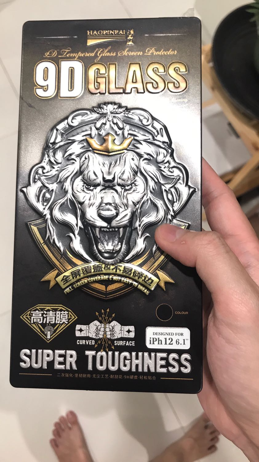 Sản phẩm rất tốt có vỏ bao kim loại đẹp bên ngoài,  bì trong cũng đẹp, đồ nghề đầy đủ. Miếng dán vừa màn hình.
Quá tốt so với giá