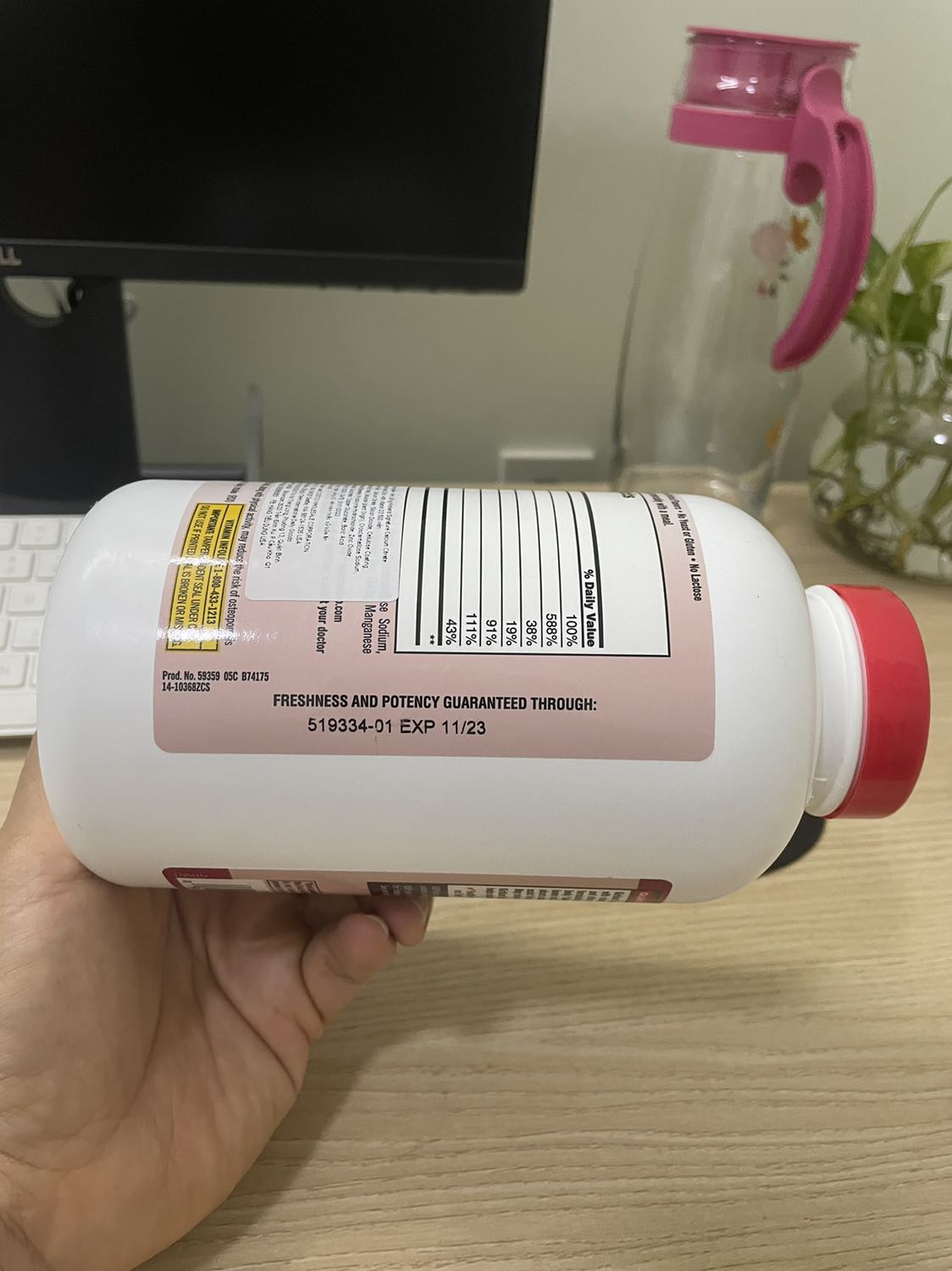 Mới mua lần đầu ở đây, có tem nhập khẩu, tư vấn cũng nhanh và nhiệt tình. Hy vọng dùng sản phẩm này ok.