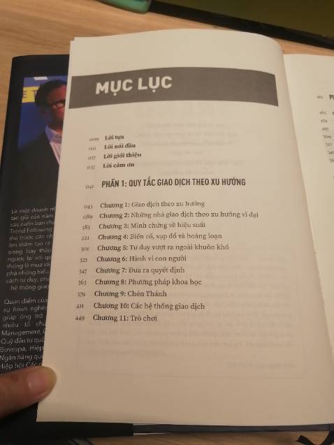 Là nhà đầu tư mê *** húc lên, tuy vậy không phải lúc nào cũng là thị trường đi lên mà đôi khi cần thích nghi với thị trường con Gấu. 

Ấn phẩm Trend Following mình đã đặt hàng ngay khi sách vừa ra mắt, nhìn mục lục là mê mẩn muốn đọc ngay.

Sách hay cho quý nhà đầu tư Việt Nam. 

Sách được làm công phu, chất liệu giấy tốt, Tiki giao hàng nhanh. Xứng đáng được 5 sao nha shop.