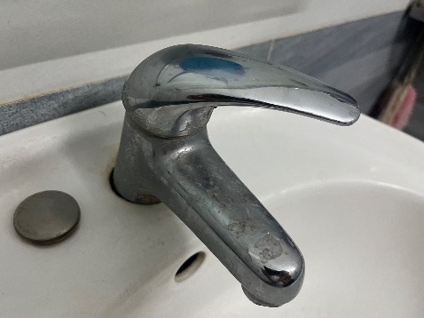 Tẩy rửa không sạch nhu quảng cáo.
Đúng loại, giao đúng, shipper gọi thông bấp.