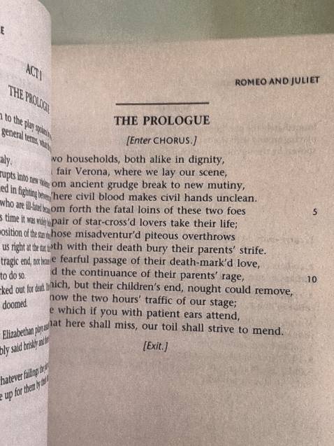 Sách ngoại văn đầu tiên t mua, nội dung ổn, chữ in hơi nhỏ.