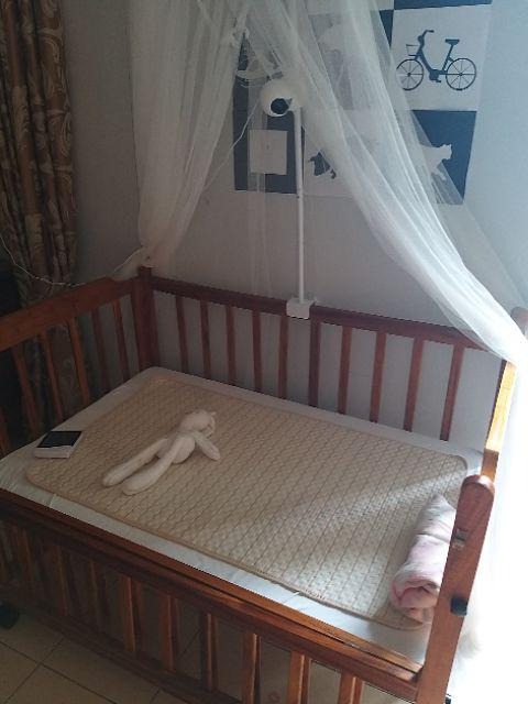 Tấm lót nhận được rất hài lòng, màu mắc đẹp đường may chắc chắn, shop gói hàng kỹ. Có đầy đủ thông tin sản phẩm nên yên tâm cho con nằm. Mình mua tấm size lớn về lót cũi cho bé nằm thấy rất ổn. Sản phẩm tốt nên mua. Sẽ tiếp tục ủng hộ shop.