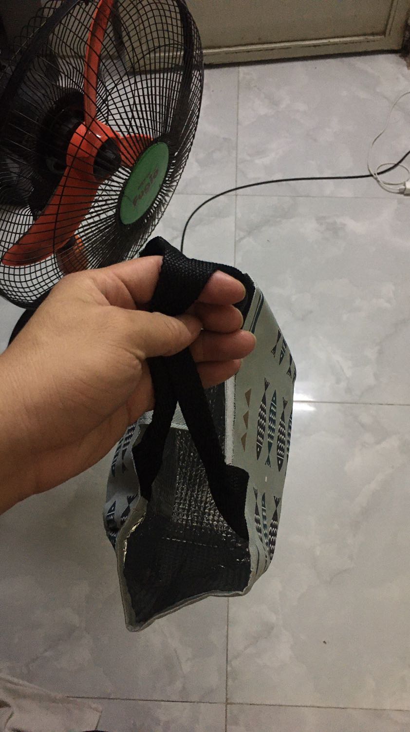 Sản phẩm màu đẹp khá tốt
Nhưng hai bên thì hay bị bung ra không vô nếp