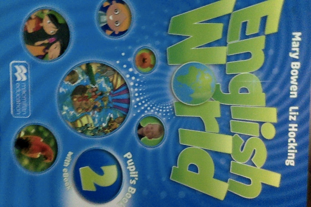 Sách đáng giá 5 sao, nhưng có bookcare mà không được bọc sách nên cho 4 sao thôi nha.