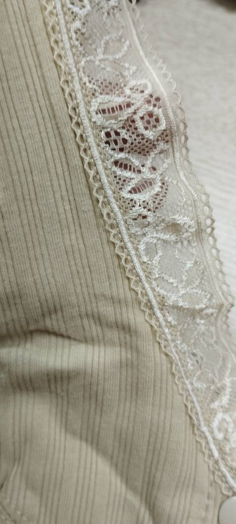 Kiểu dáng đẹp, chất liệu có giãn