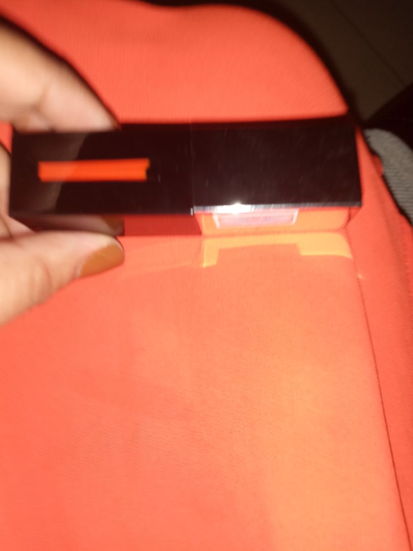 nói son lì mà đánh lên ko thấy lì mau bay màu lần sau ko mua son trên tiki nữa mua mấy cây đều giao hàng ko vừa ý