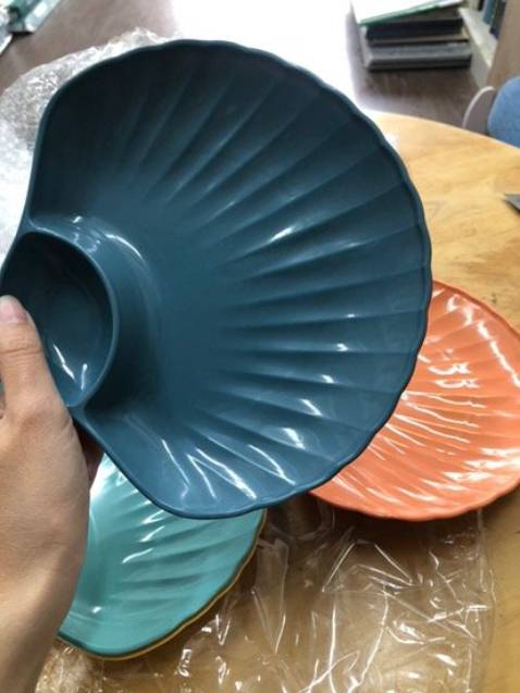 Đĩa nhựa dày dặn, chắc, rất đẹp luôn. Shop giao hàng nhanh, phục vụ tốt . 5 sao