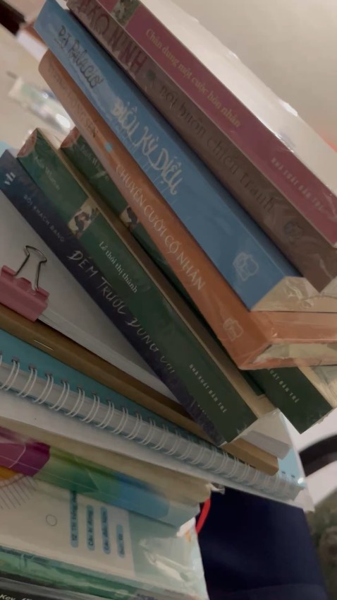 Shop đóng gói cẩn thận và giao nhanh. Sách chính hãng, giá tốt. Sẽ tiếp tục ủng hộ shop ah