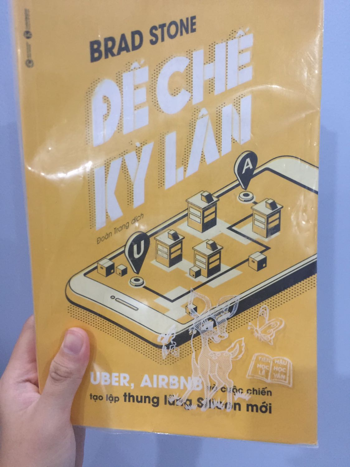 Đây là sách dành cho ai quan tâm đến sự hình thành và phát triển của Uber, Airbnb; cái mở ra kỷ nguyên về dịch vụ dịch chuyển, lưu trú. 
Phần một giới thiệu chung nên khá dễ đọc. Các phần sau khá nhiều thông