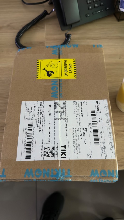 Camera chụp đẹp, máy mạnh, pin trâu. Tiki đóng gói và giao nhanh lắm.