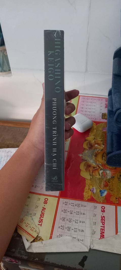 Sách đc bao bọc cẩn thận