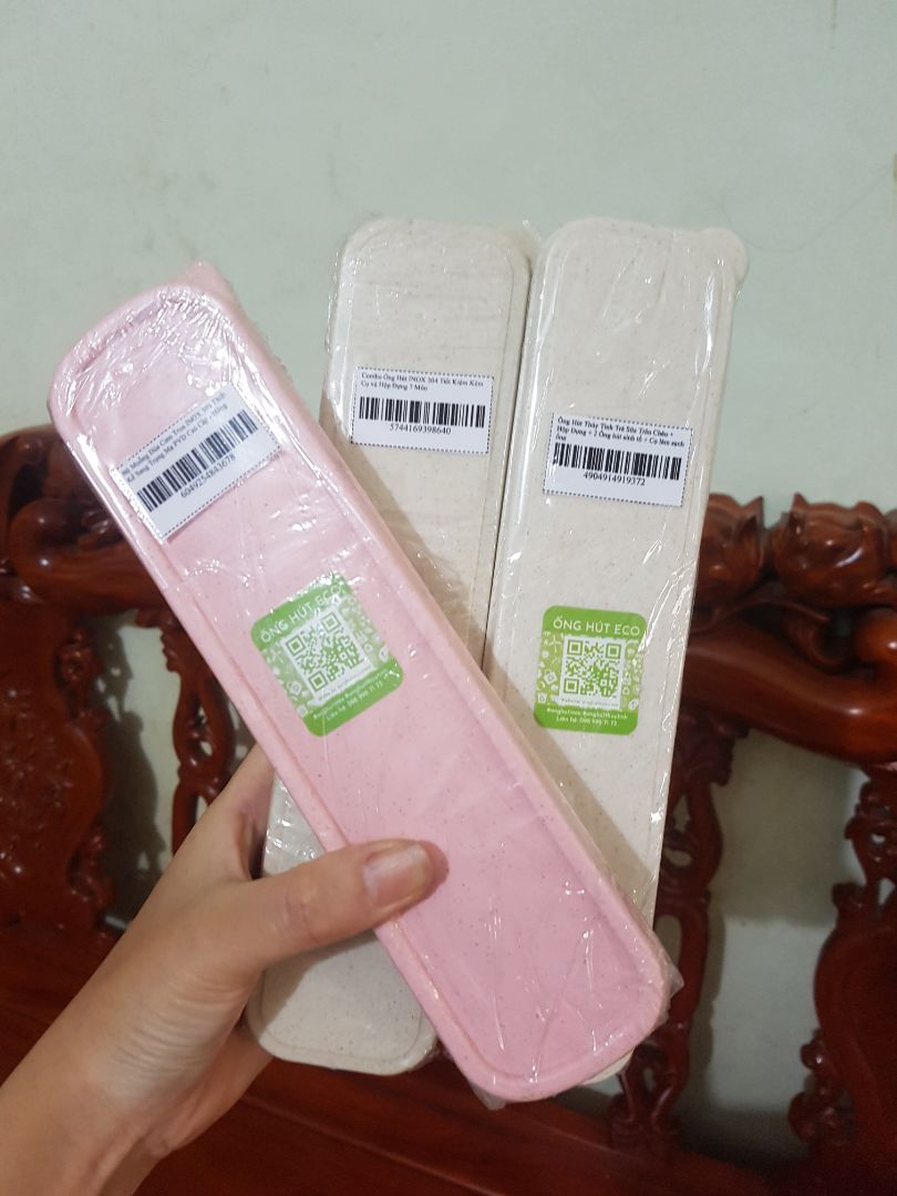 đọc rewiew thấy nhiều cái trong quá trình vận chuyển bị vỡ hộp nên nhận đc hàng phải kt ngay mà đặt 3 hộp cả 3 đều an toàn. hàng giống y hình. quá ưng ??