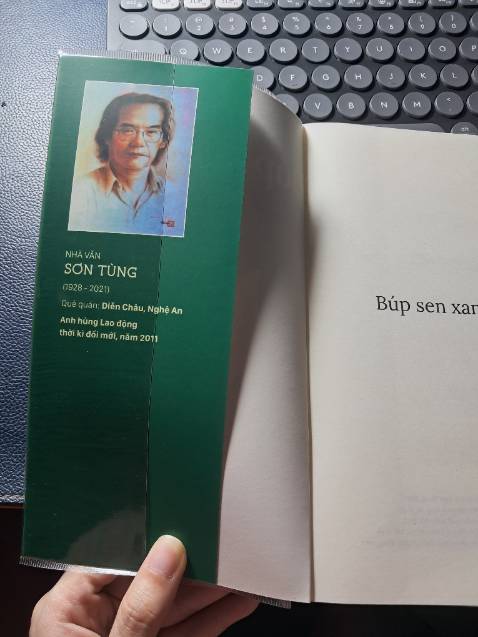 Sách viết về Bác Hồ thời niên thiếu trước lúc ra đi tìm đường cứu nước vào năm 1911.