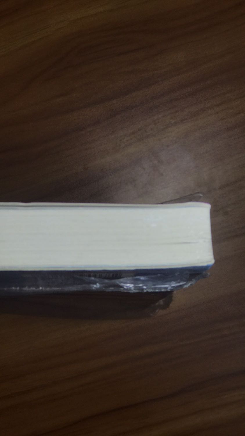 Sách cũ và không có màng co,nếp bị nhăn nữa