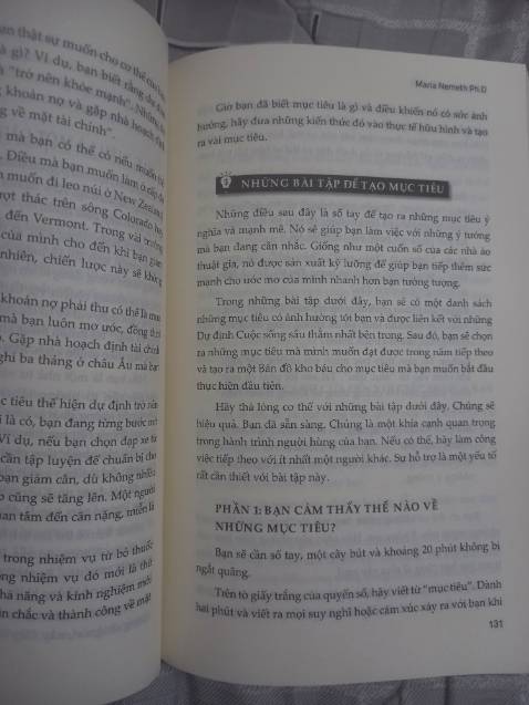 Nội dung sách giúp ta nhận ra mọi sự vật trong vũ trụ đều mang năng lượng, và tiền cũng vậy. Qua đó, hướng dân ta cách thực hành để năng lượng tự thân tương ứng với năng lượng của tiền, cách thu hút tiền thông qua chữa lành tâm trí. Sách được đóngbgois cẩn thận, giao hàng nhanh, nội dung hay, muốn hiểu và thực hành sâu hơn ta cần đọc đi đọc lại nhiều lần. Mỗi lần đọc là mỗi lần ta lại nhận ra được thêm nhiều điều thú vị. Sách hợp với những ai thích tìm hiểu về tâm linh, tìm hiểu về sức mạnh nội tại trong minh