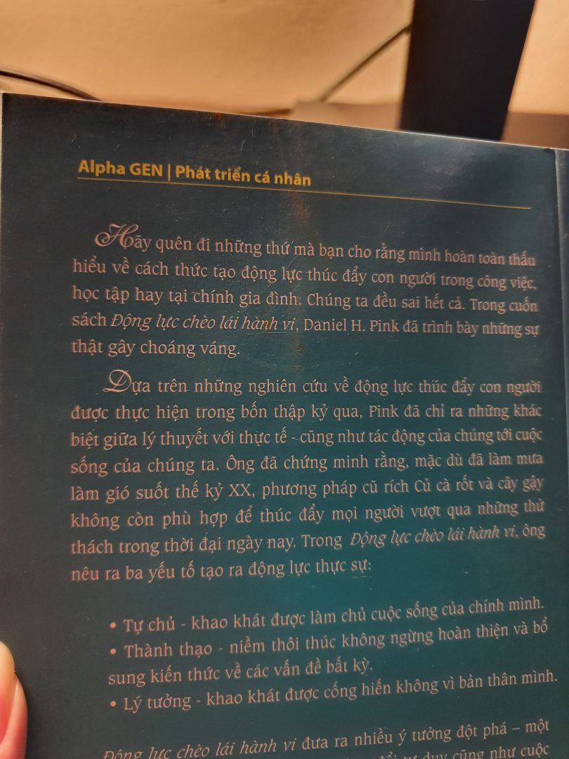 Điểm 10 cho Tiki Now, chiều đặt mà tối đã giao hàng luôn.
Mình chỉ mua sách online trên Tiki, nhưng lần này ngoại hình sách hơi tệ, mặc dù biết hàng khuyến mại nhưng bìa cũ quá. Mong Tiki đọc được đánh giá này!