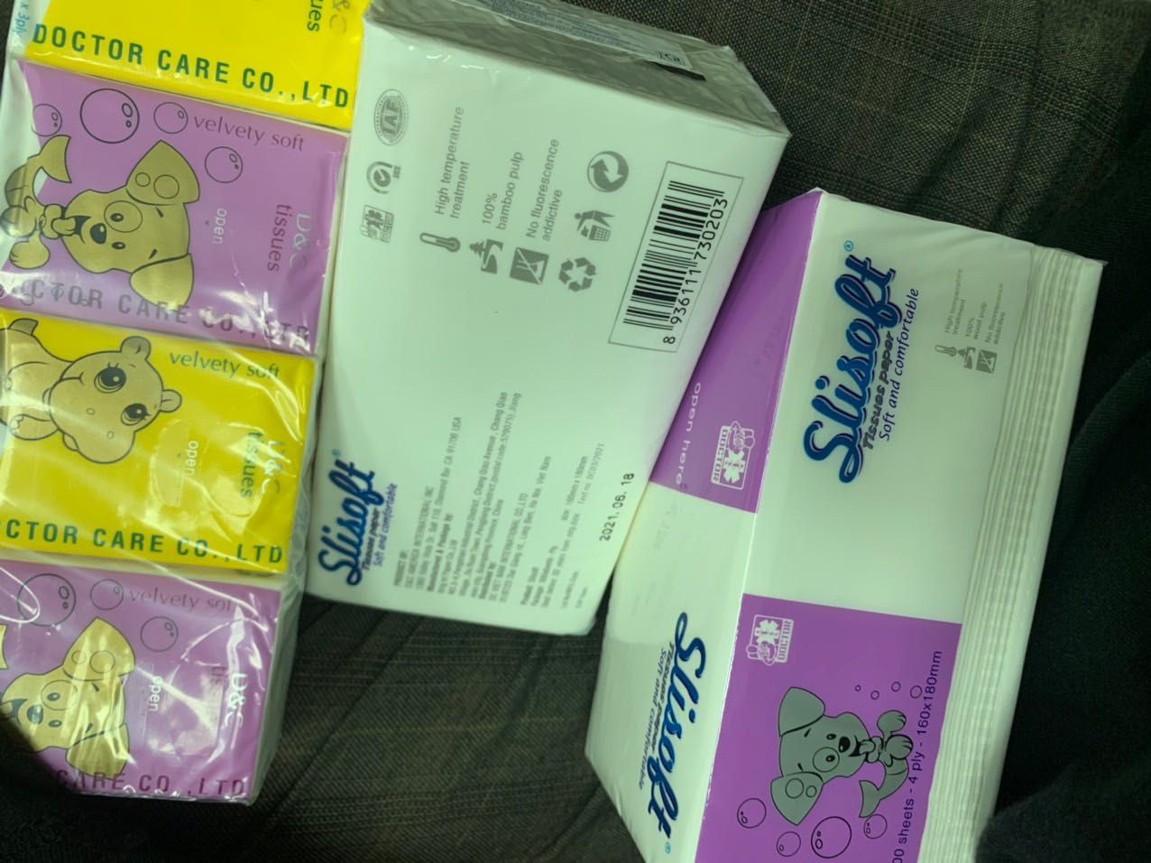 Giấy dai và dày lắm nha Dạng rút rất tiện lợi, nhìn cũng cute Nói chung là ưng, sau sẽ ủng hộ shop tiếp. Giấy dai và dày lắm nha Dạng rút rất tiện lợi, nhìn cũng cute Nói chung là ưng, sau sẽ ủng hộ shop tiếp.