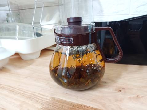 Hộp hàng khi nhận bị móp bẹp nhưng may bên trong còn 1 hộp vuông đi kèm bình. Cầm thấy mỏng nhẹ như vỏ trứng nhưng đổ nước sôi vào vẫn OK. Bình đẹp SX tại Nhật không bị đội lốt TQ. Vừa mua xong thì mới có khuyến mại.